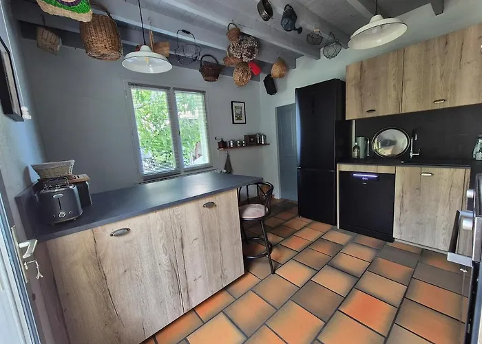 Maison Valentine Marcoles